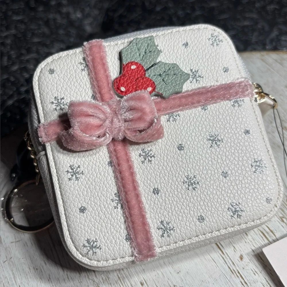 New LC Lauren Conrad Holiday Coin Pouch NWT